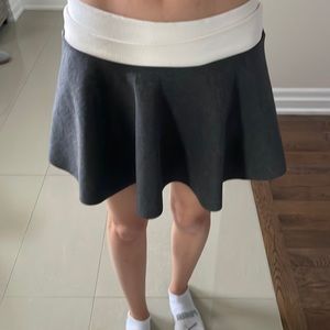 Zara Trafaluc Short Flowy Grey Skirt - Size Small - Women’s Thick Skirt